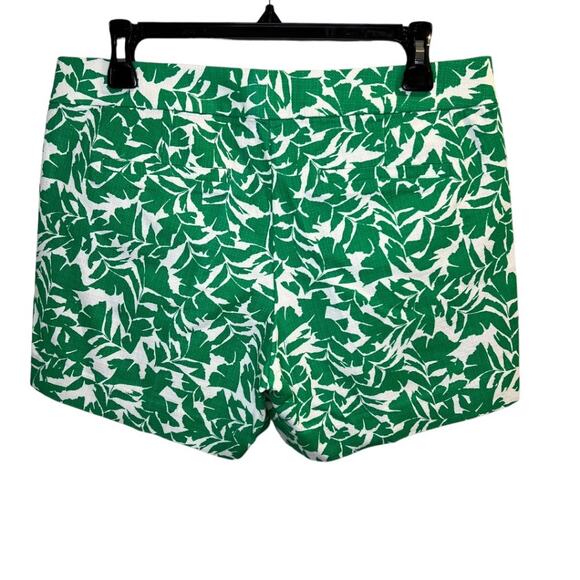 J. Crew Women's Green White Leaf Floral Pattern Short Size 6 Tropical Hawaiian - Picture 16 of 16